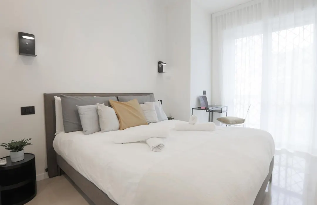 New Modern Flat 10 Minutes Walk From Central Station-1