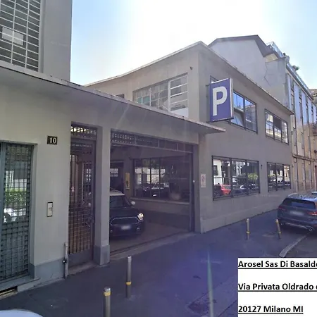New Modern Flat 10 Minutes Walk From Central Station-2